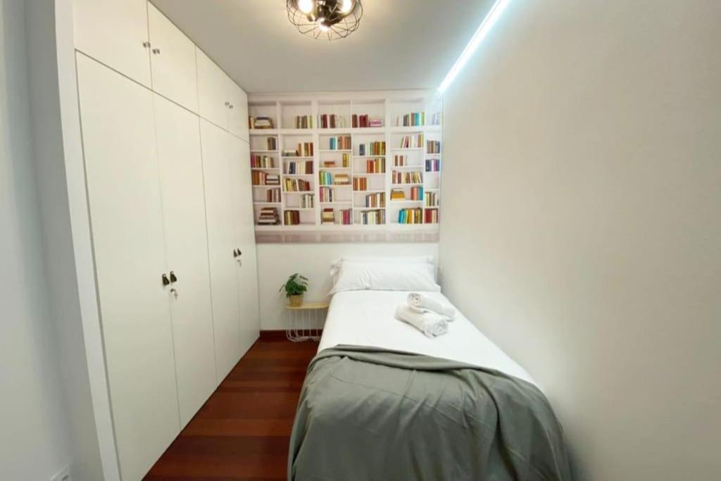 Ferienwohnung Apartamento 2H 2B En El Centro Con Garaje A Coruña Exterior foto